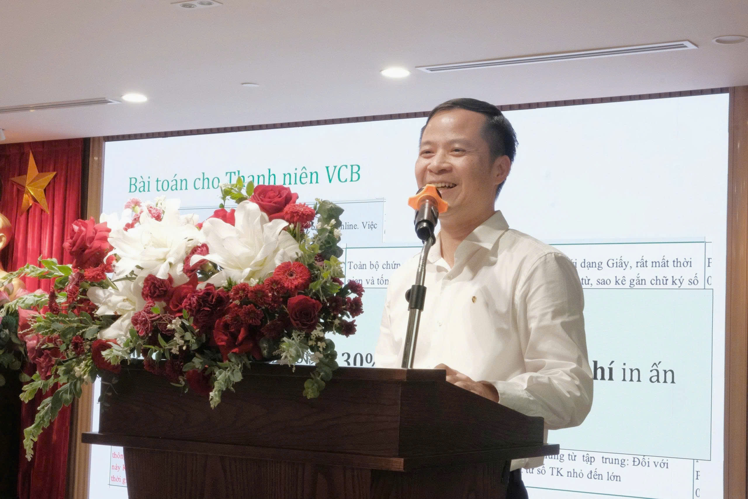 Đoàn Thanh niên Trụ sở chính Vietcombank tổ chức Hội nghị sơ kết giữa ...