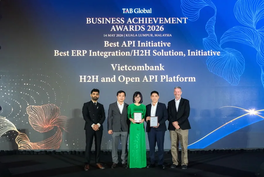 20260514_MKTTT_7GiaithuongQuantrongTheAsianBankerSummit2026_02_Best API