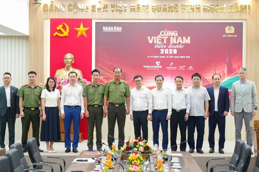 20260825_MKTTT_Hop bao Cung Viet Nam tien buoc_01