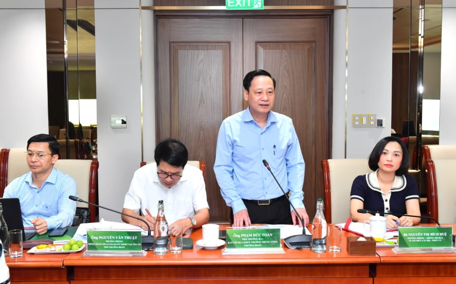 Ông Phạm Đức Toàn phát biểu tại buổi làm việc